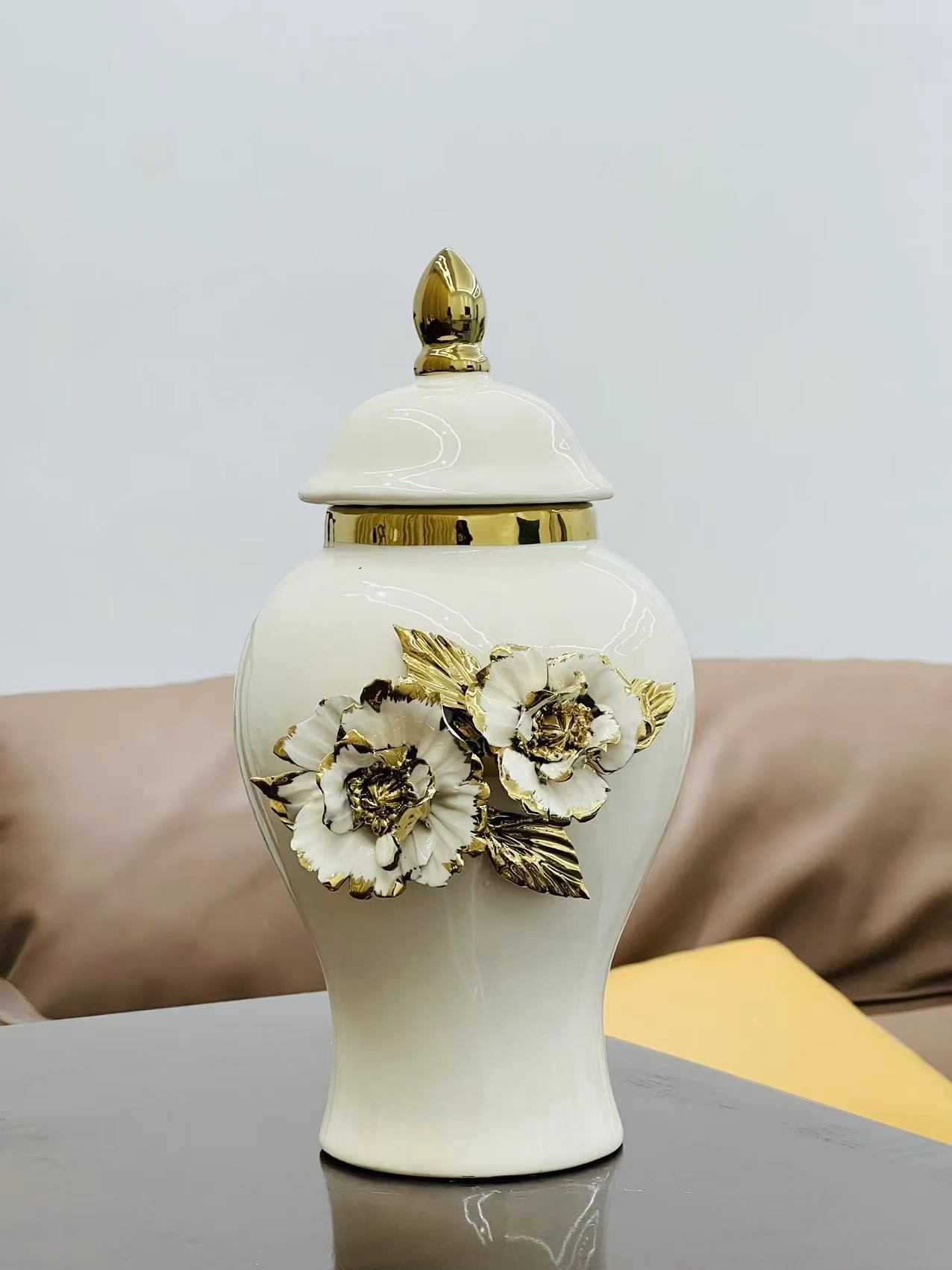New ceramic electroplated decal golden general jar, European-style flower arrangement vase, handicraft display item, decorative storage jar pic 2