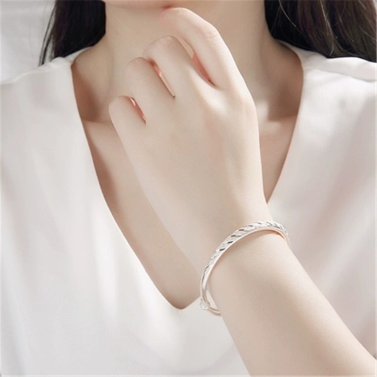 Circular meteor shower silver-plated bracelet, a simple and youthful silver jewelry bracelet with an ins design sense for women, as a gift for your girlfriend pic 13