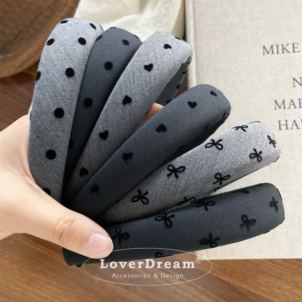 A new high-quality black polka dot heart-shaped bow headband from South Korea, sweet and fashionable headband, versatile hair accessory pic 12