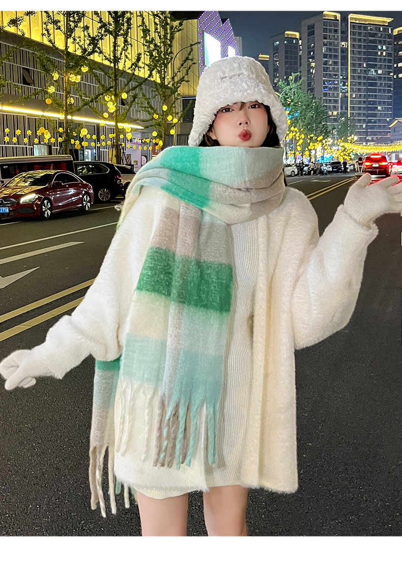 2024新款仙女粉渐变韩系流苏马海毛围巾女冬季保暖围脖仿羊绒围巾详情16