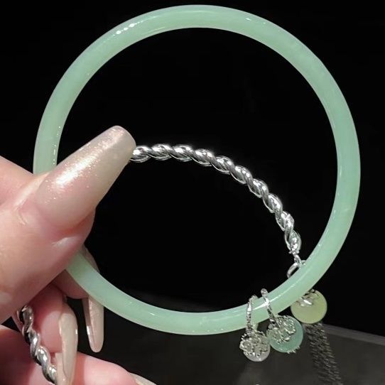 Retro style, clear water green open bracelet, jingle bracelet, female bell, sweet, ins, high-end fringed bracelet pic 3
