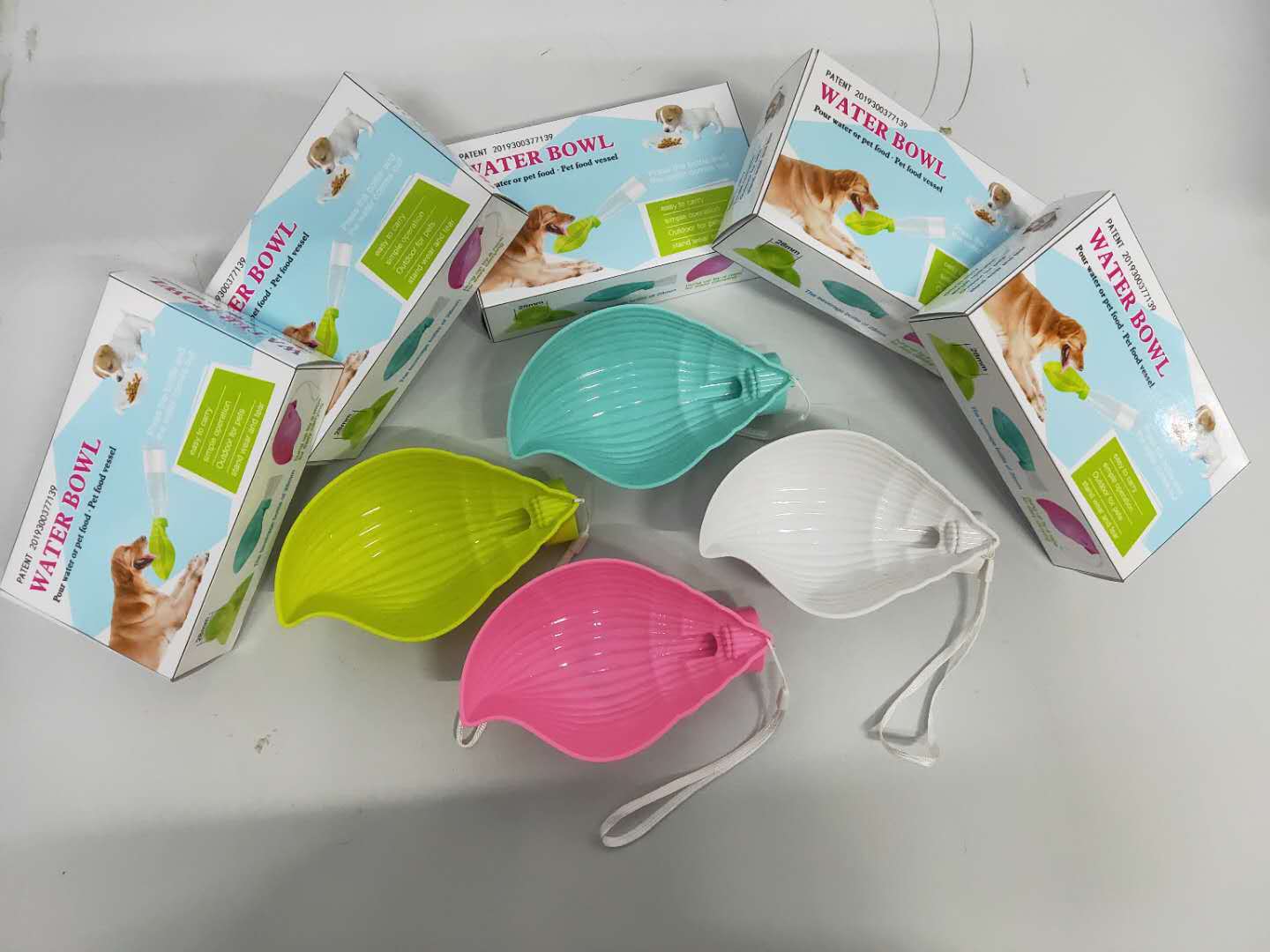 Mascota acompañante taza al aire libre portátil de viaje hervidor salir a pasear perro copa de agua concha conveniente para mascotas suministros de agua pic 2