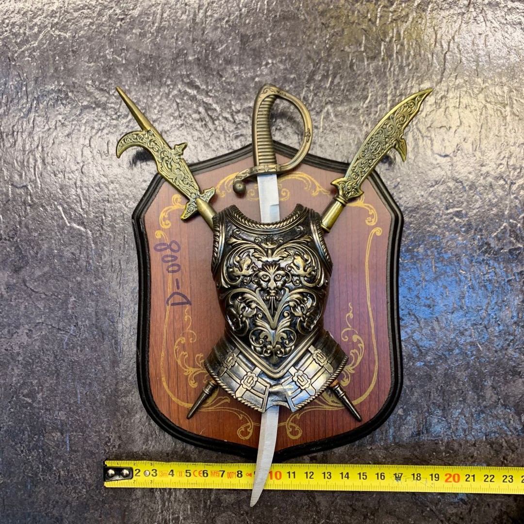 The shield home decoration European classical handicraft decoration sword wall-hanging style pic 3