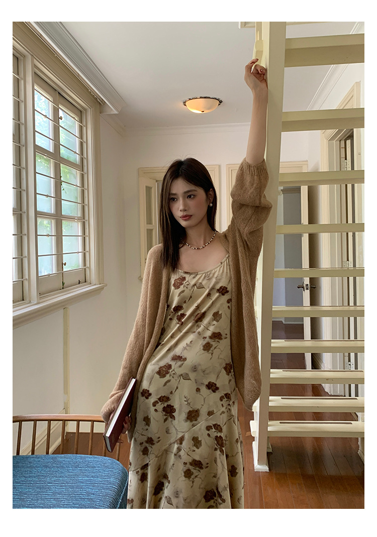 爱西里2024秋季韩系优雅气质吊带缎面印花连衣裙显瘦长裙女11731详情14