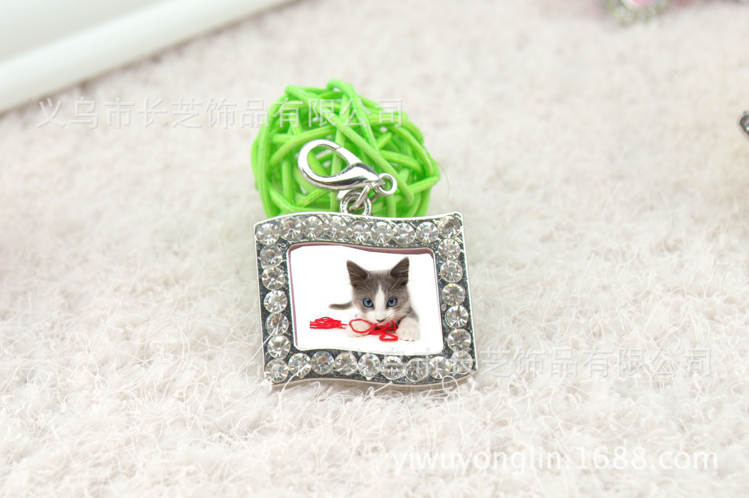 Factory direct supply of cross-border in-stock handwritten heart-shaped dog pendants, pet identity tags, Easter and Christmas diamond-encrusted dog tags pic 22