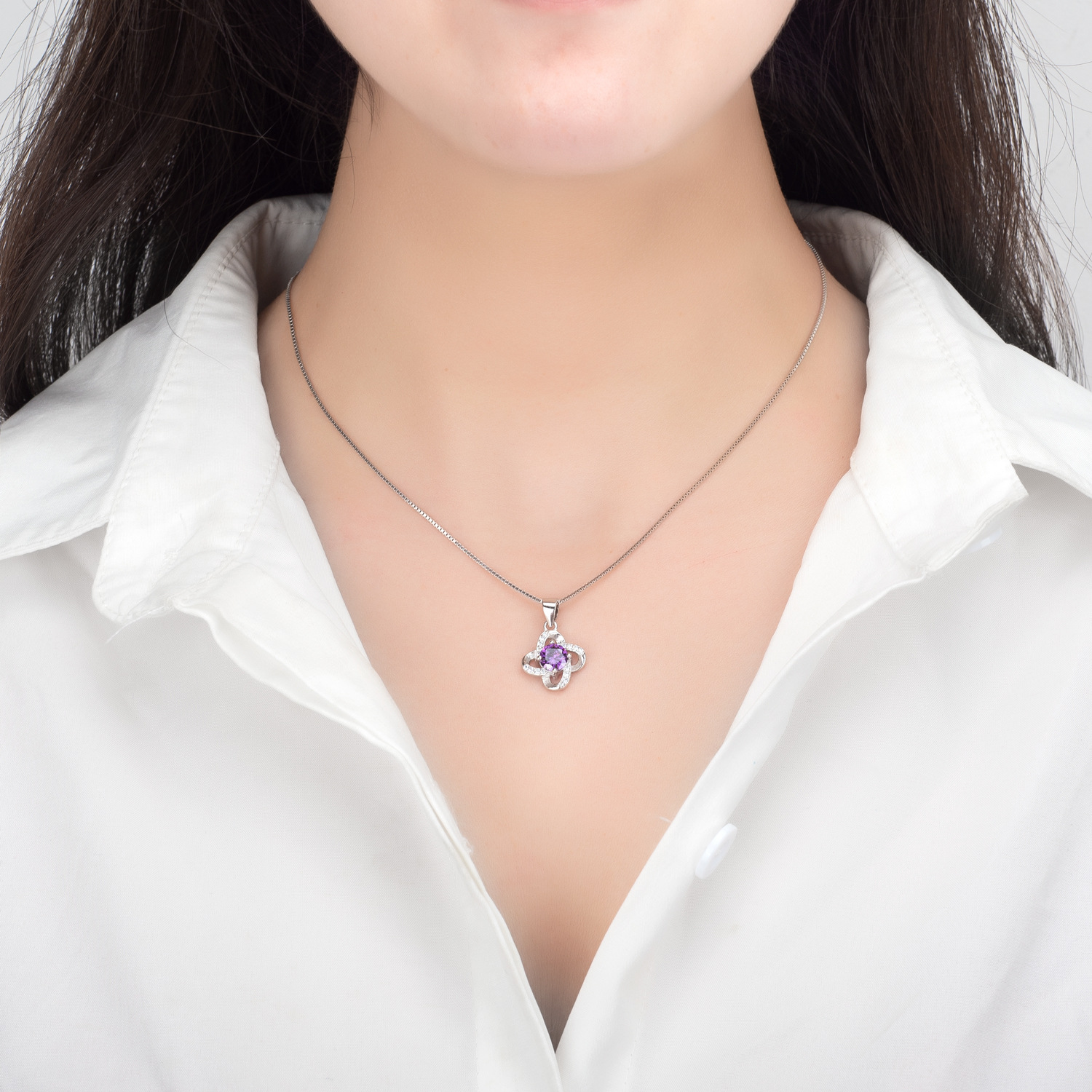 A high-quality imitation D-color moissanite four-leaf clover female pendant with eight hearts and eight arrows from a live-streaming product by a popular influencer on Kuaishou and Douyin pic 72