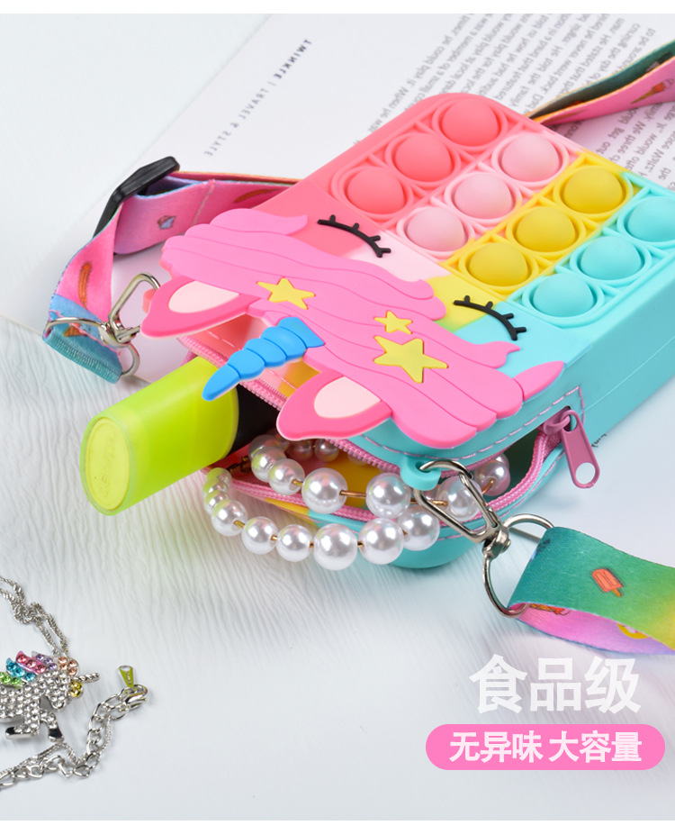 Wholesale of over 100 styles of Rat Pioneer crossbody bags, Rat Pioneer notebooks and wristbands, and Rat Pioneer educational toys pic 6