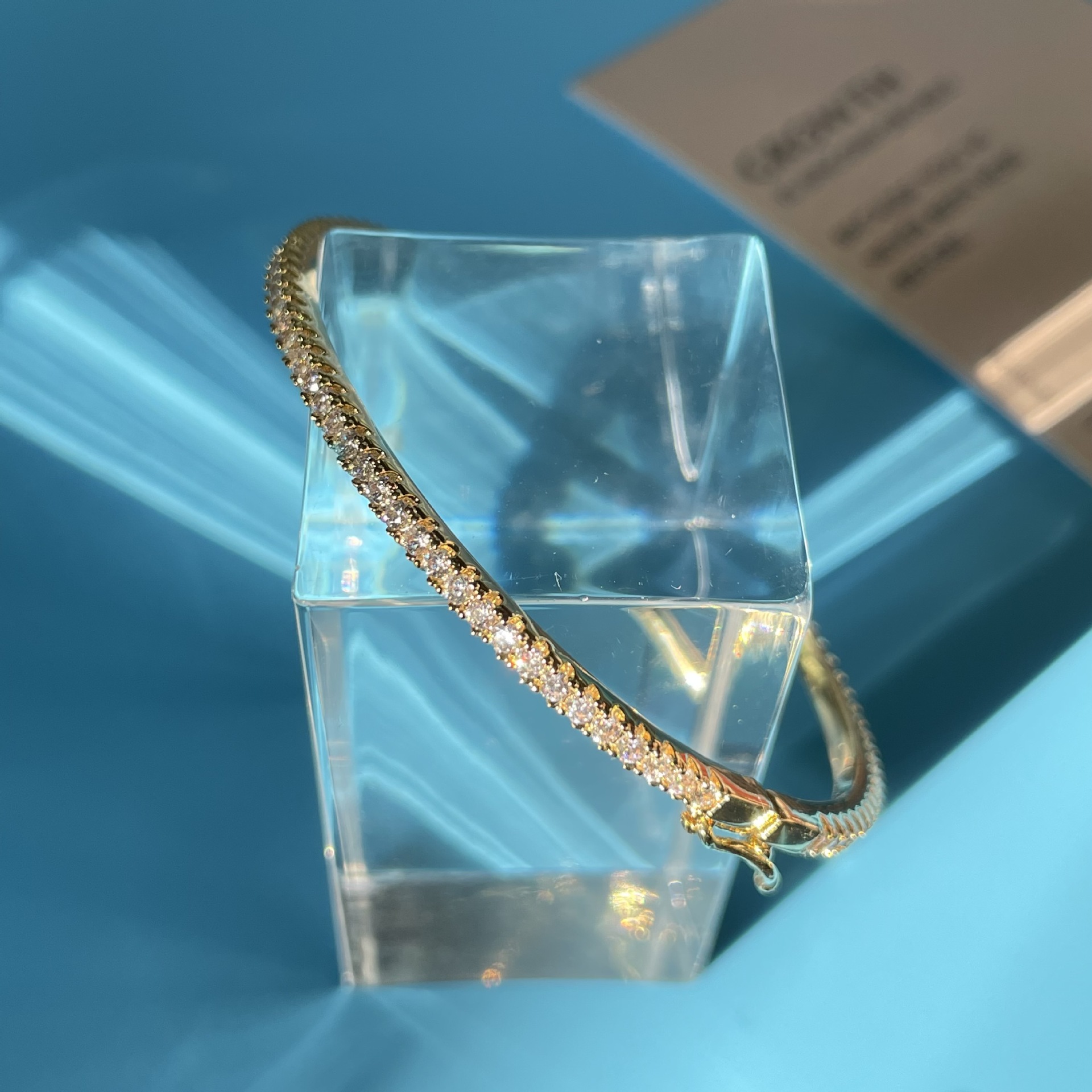 This is a classic and simple fine bracelet featuring a single row of zirconia arranged by European and American craftsmanship, presenting a high-end and elegant look pic 5