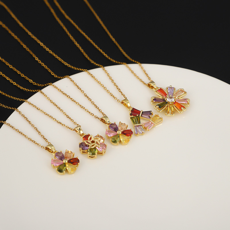 Colorful diamond pendant, flower titanium steel zircon necklace, short floral collarbone chain with a cold female personality pic 4