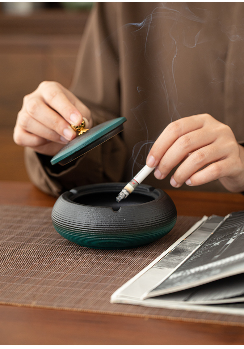 创意大烟灰缸家用陶瓷漏斗防飞灰带盖办公室烟缸客厅防风雕刻LOGO详情12