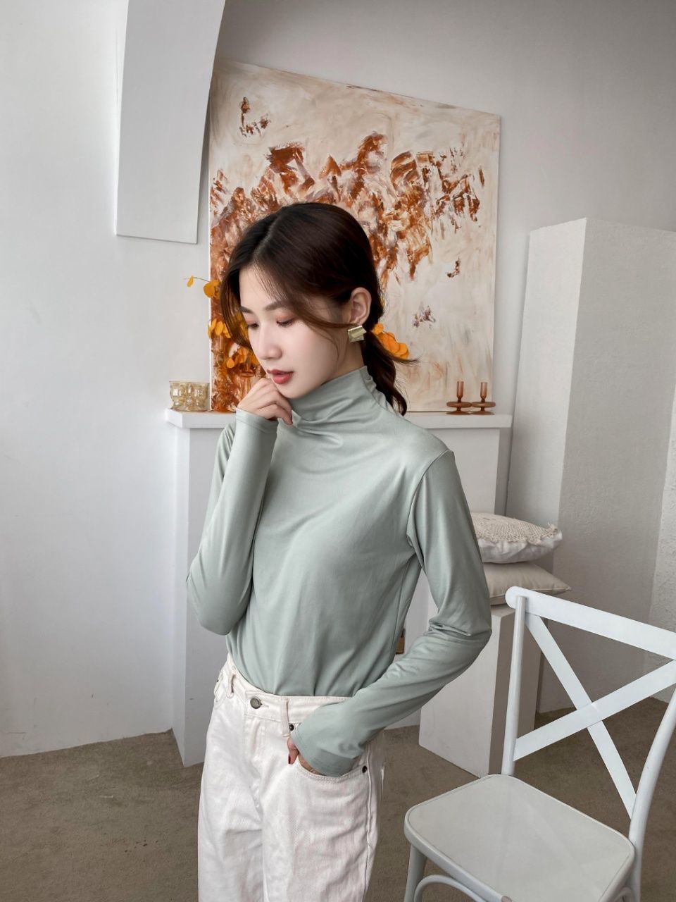 For autumn and winter, pair a semi-high-neck Korean-style mask base layer with a versatile, thick, stylish and slimming long-sleeved T-shirt for ladies pic 19