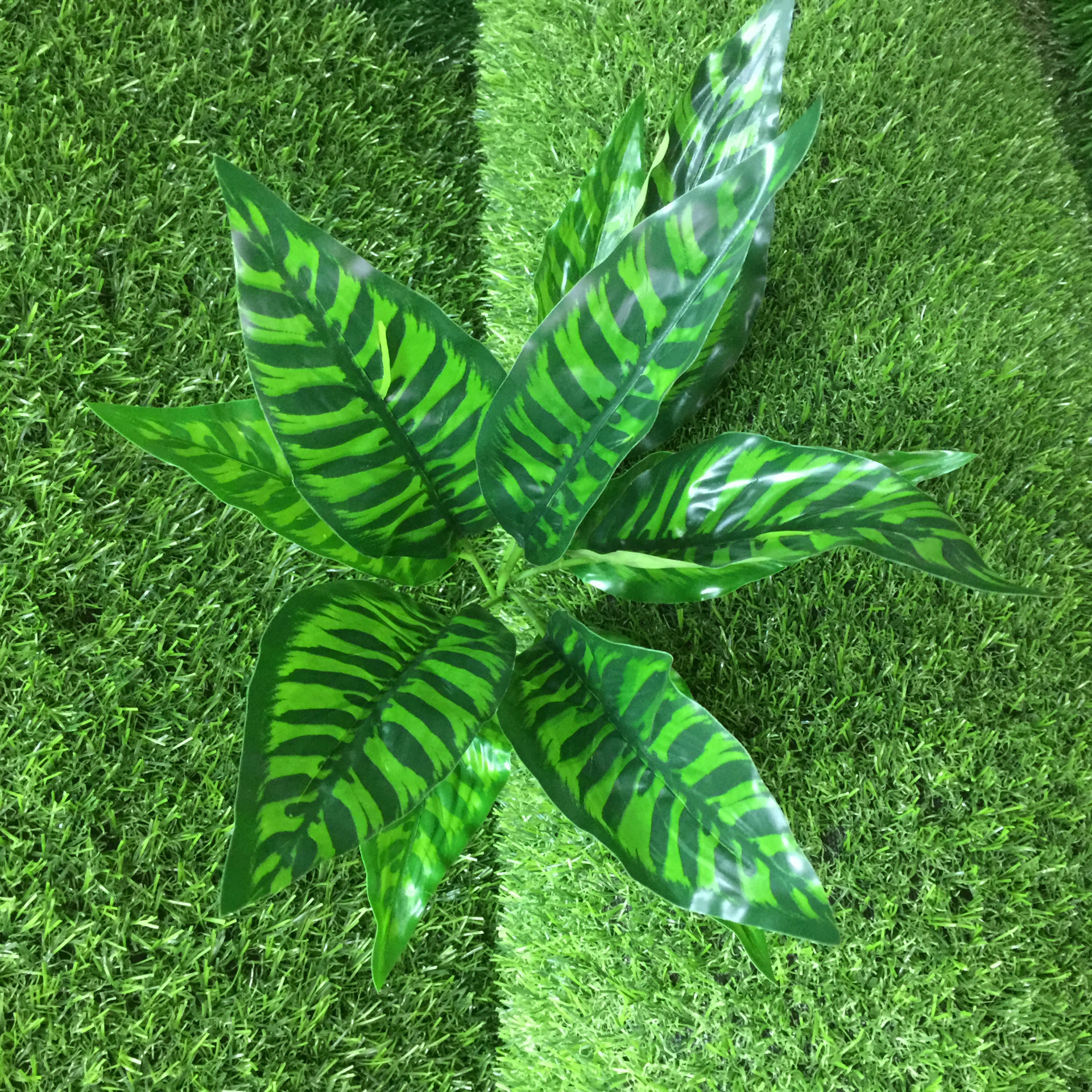 Artificial flowers, artificial lawns, artificial trees, artificial flower, artificial lawn, artificial tree manufacturers, artificial magnolia leaves, artificial plant wall accessories, DIY small bonsai, green plants, hand-held leaves, plant walls, artificial flowers, artificial lawns, artificial trees pic 9