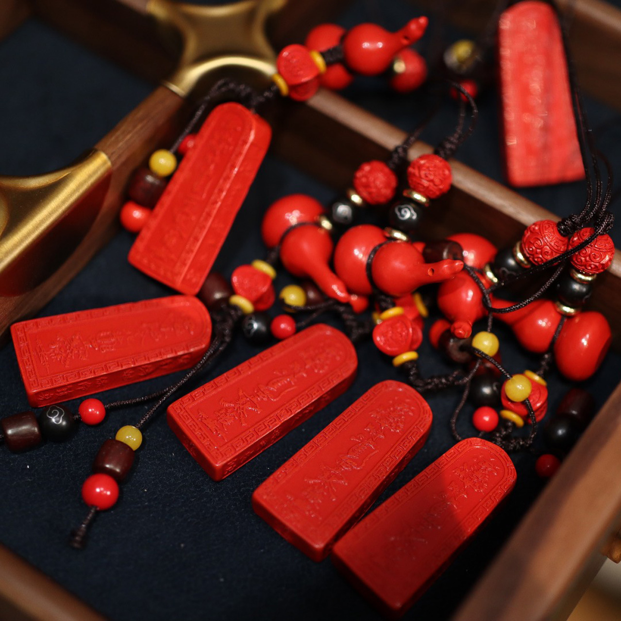 Wholesale of Chinese-style entry and exit peace Emperor sand and cinnabar Fortune gourd car pendants, keys, rearview mirror ornaments pic 24