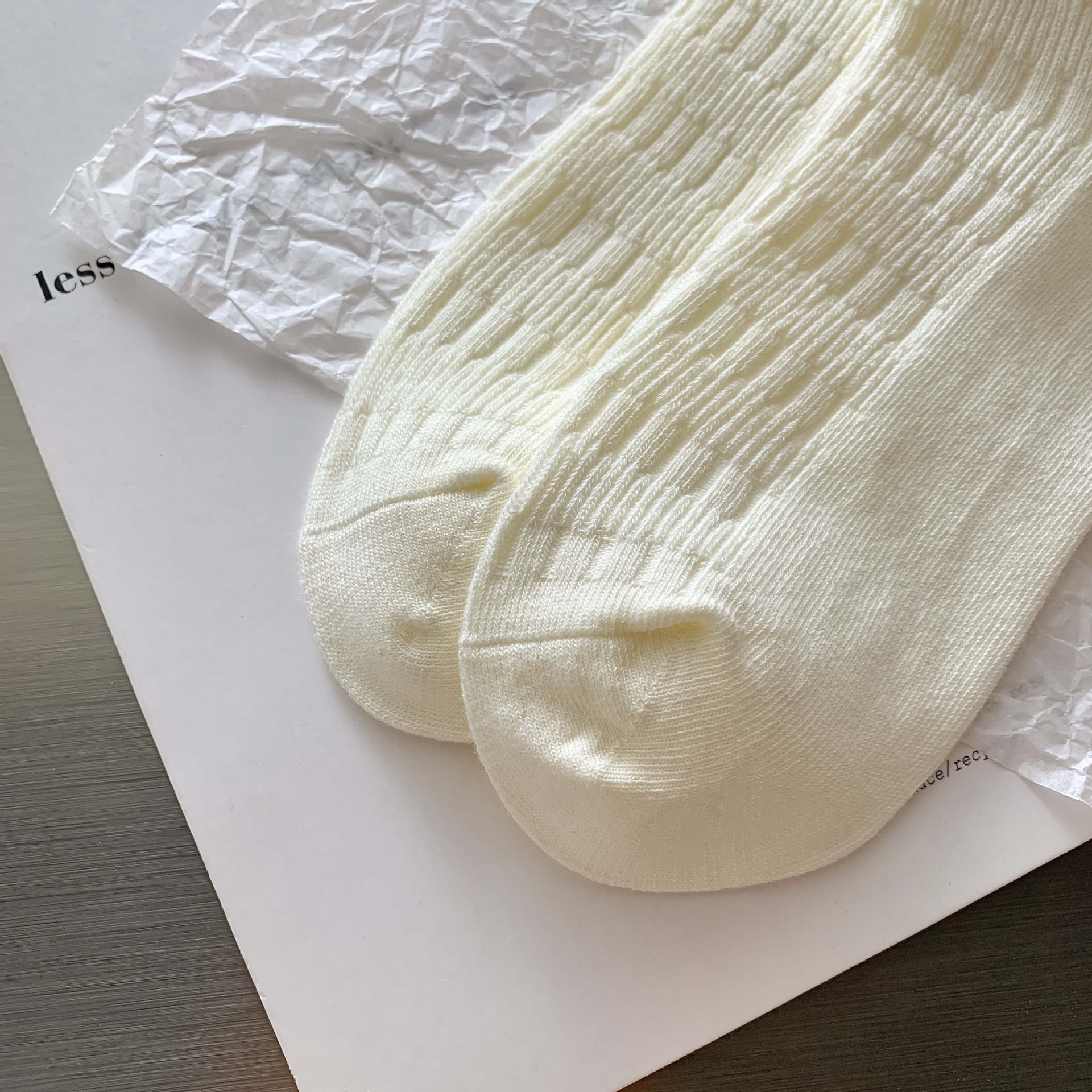 2023袜子女早秋字母欧货中筒袜ins棉质个性洋气百搭外穿网红潮袜详情12