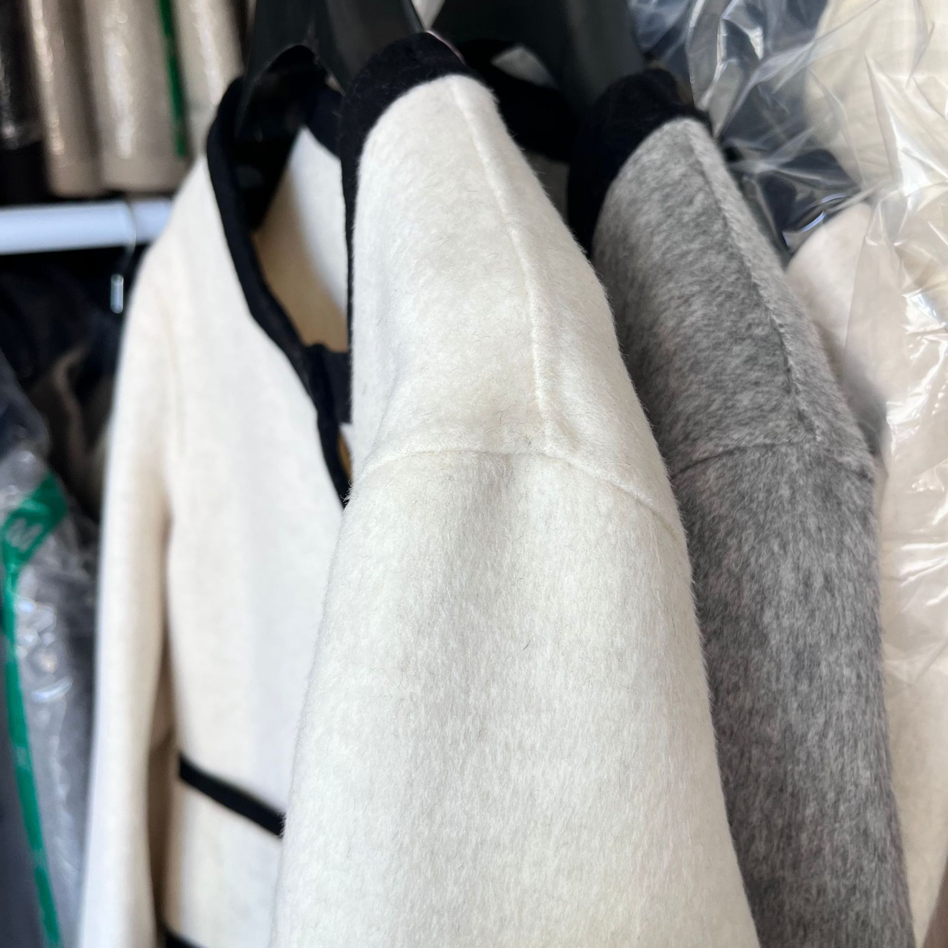 French chanel-style short double-sided wool and woolen coat for women to look younger and petite in spring. Cashmere Hepburn style top pic 30