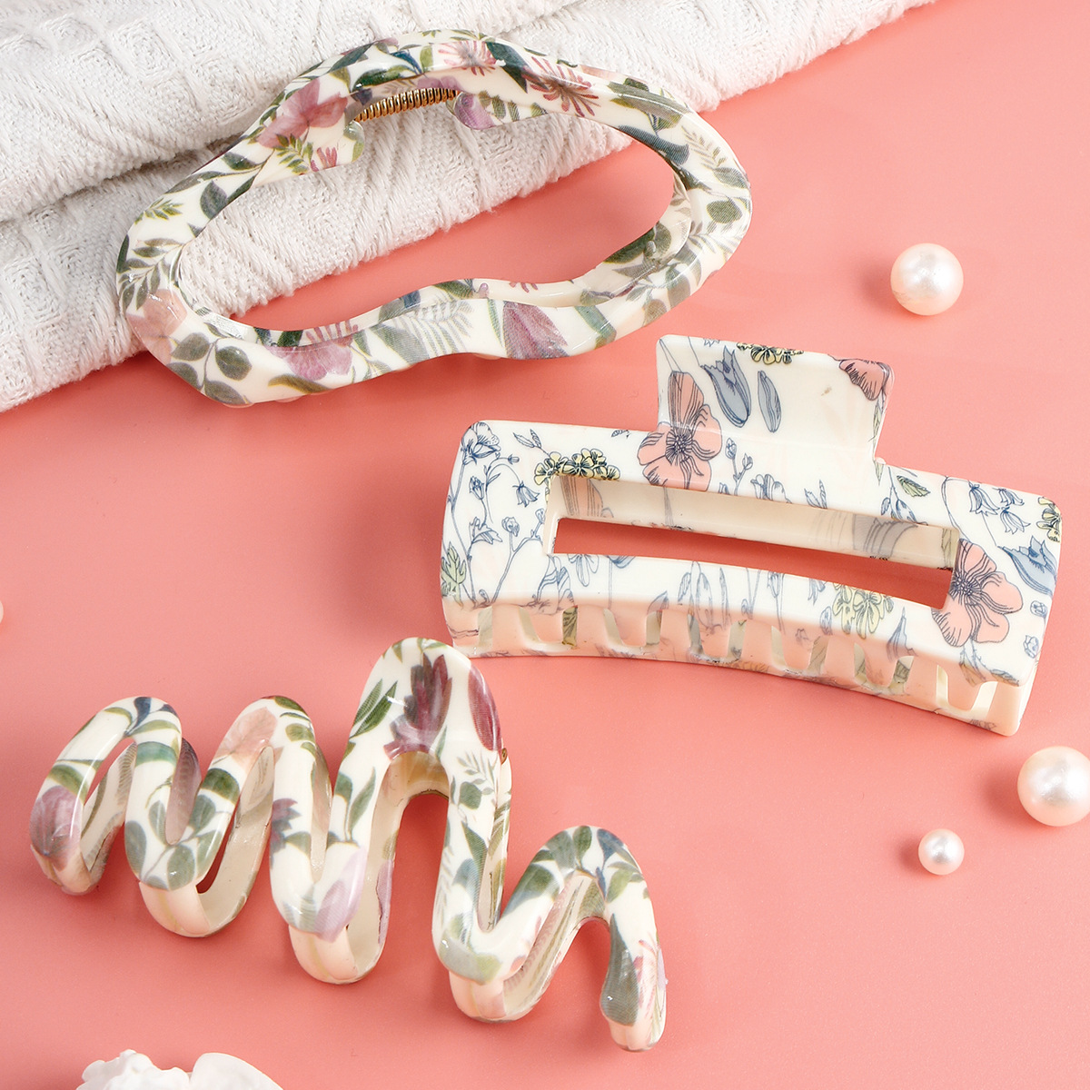 The Qiyue Amazon cross-border hair clip features a matte, same-color shark clip with a simple and elegant style. It is a hair accessory for the back of the head pic 4