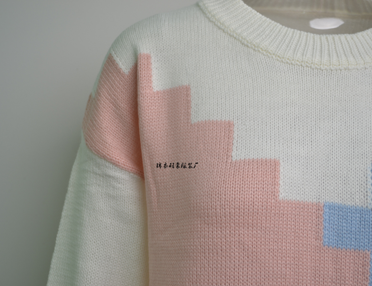 New Spring collection for 2025: European and American foreign trade fashion and individuality, patchwork round neck, large size loose knitted sweater, long-sleeved sweater for women pic 25