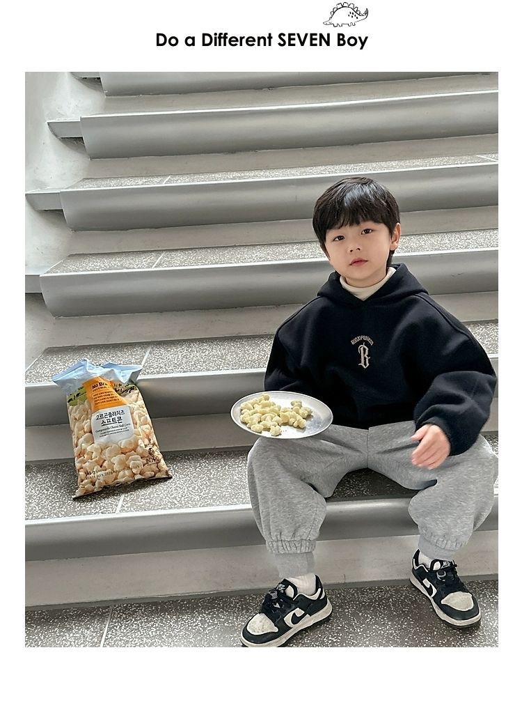 儿童字母刺绣加绒加厚新年红色连帽套头卫衣冬韩版男女童宽松上衣详情3