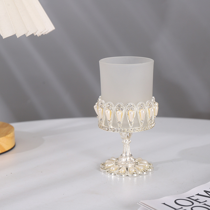 Factory direct sales of European-style light luxury pearl candlesticks, cross-border home decoration ornaments, zinc alloy glass, candlelight dinner pic 1