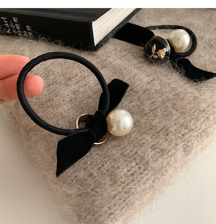 This is a new 2023 stylish and high-end leather band hair accessory for women with a touch of elegance and sophistication pic 10