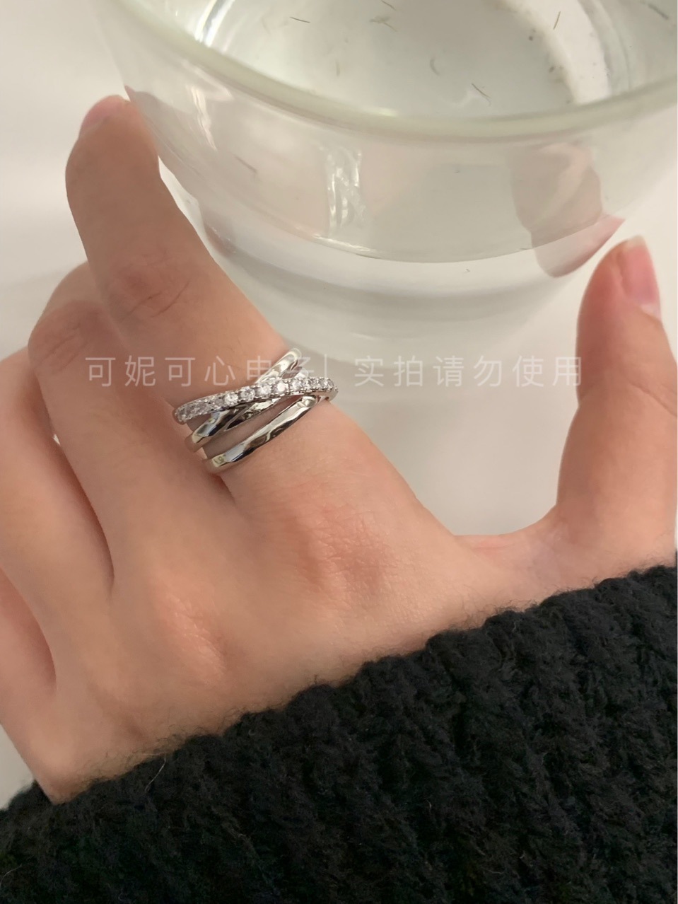 Q闪闪发光的戒指多圈的银色圆圈戒有点小细节的闭口戒指女款K8/5详情5