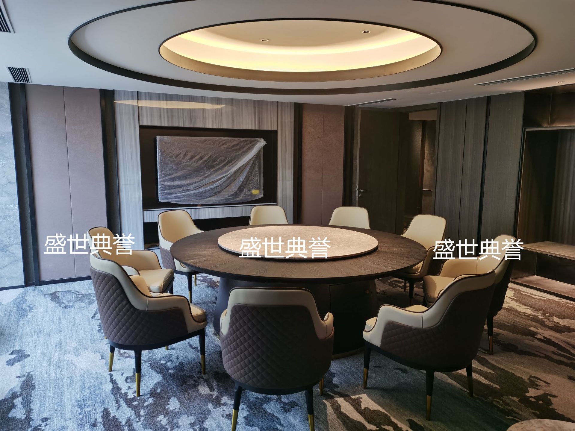 Solid wood dining tables and chairs for five-star hotels in Anshan, solid wood Bentley chairs for seafood hotels, modern light luxury dining chairs and armchairs pic 22