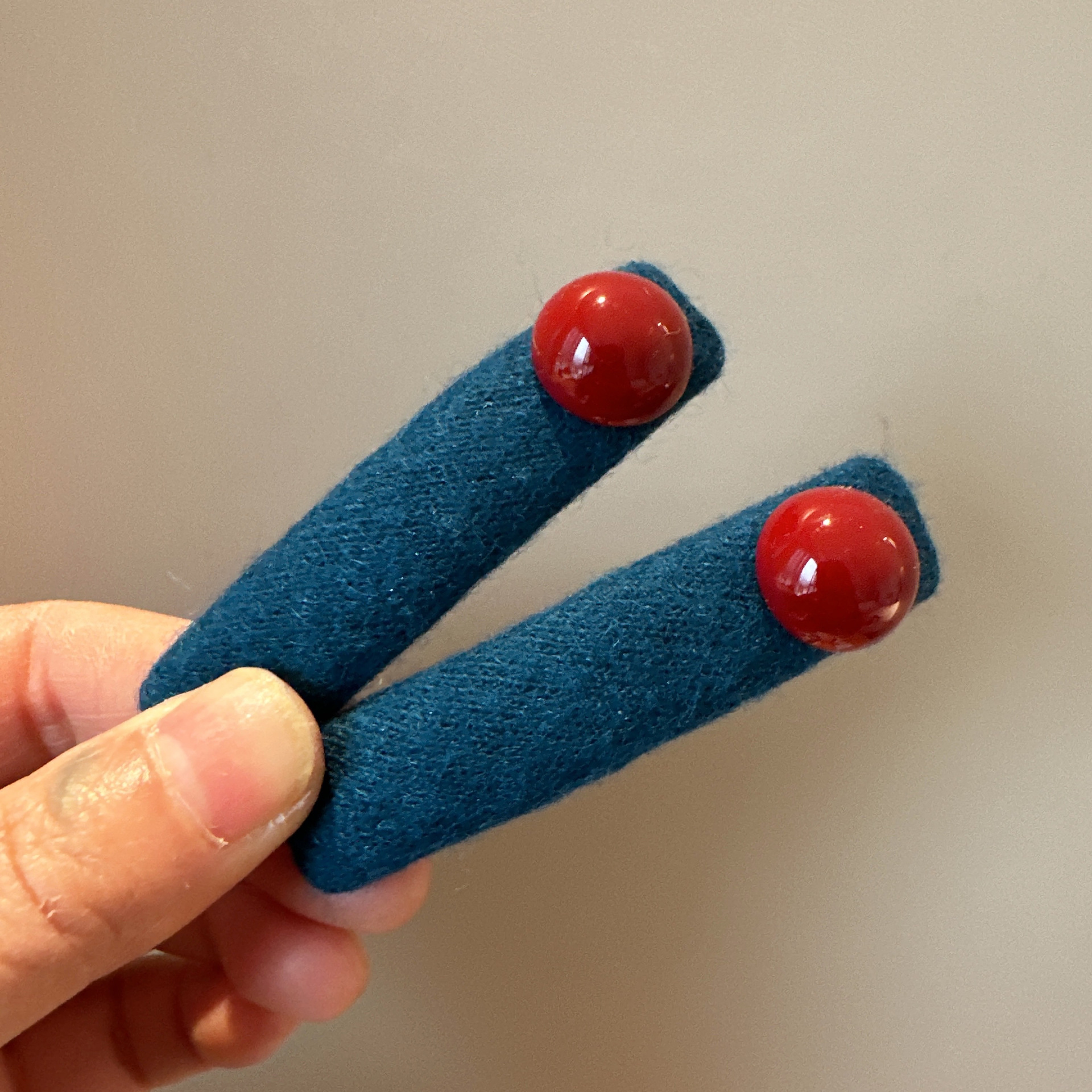 2025红珠子蓝色发夹小众发饰侧边夹头饰秋冬新款碎发刘海夹发卡详情3