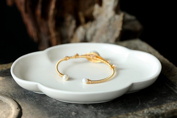 Natural freshwater pearl round bead bracelet, hand-wound 14k gold-plated, creative new jade bracelet accessory pic 4