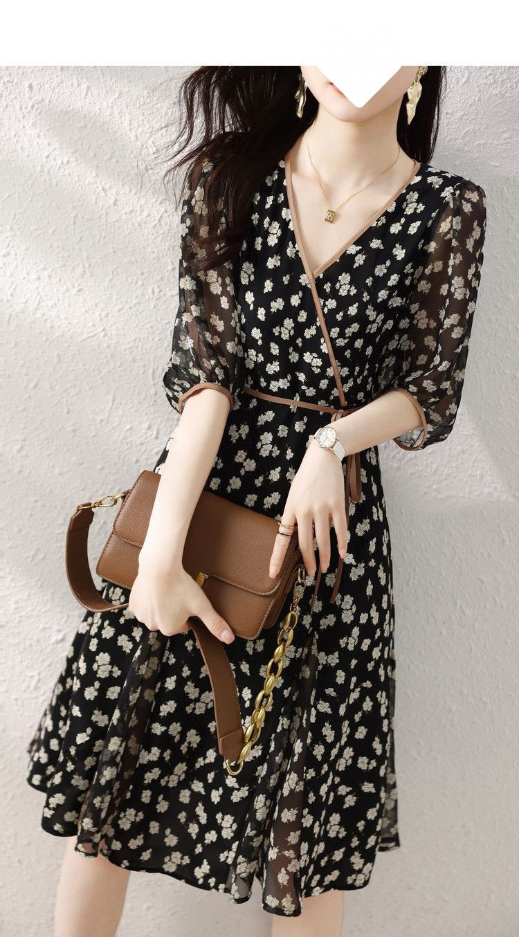 Elegant floral print dress 2024 Summer new style dress with a figure-hugging and patchwork design for a younger petite V-neck pic 1