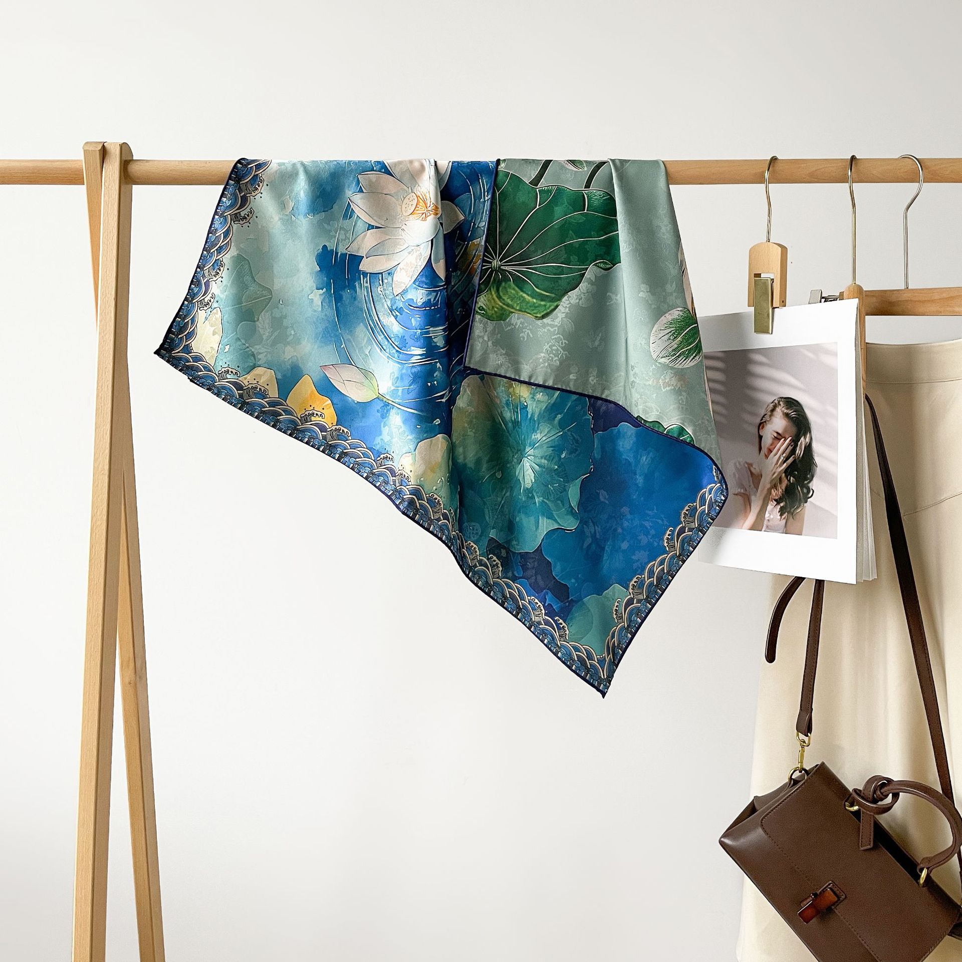 国潮中式山水丝巾方巾高级感高档香云纱装饰围脖夏季防晒披肩现货批发详情25