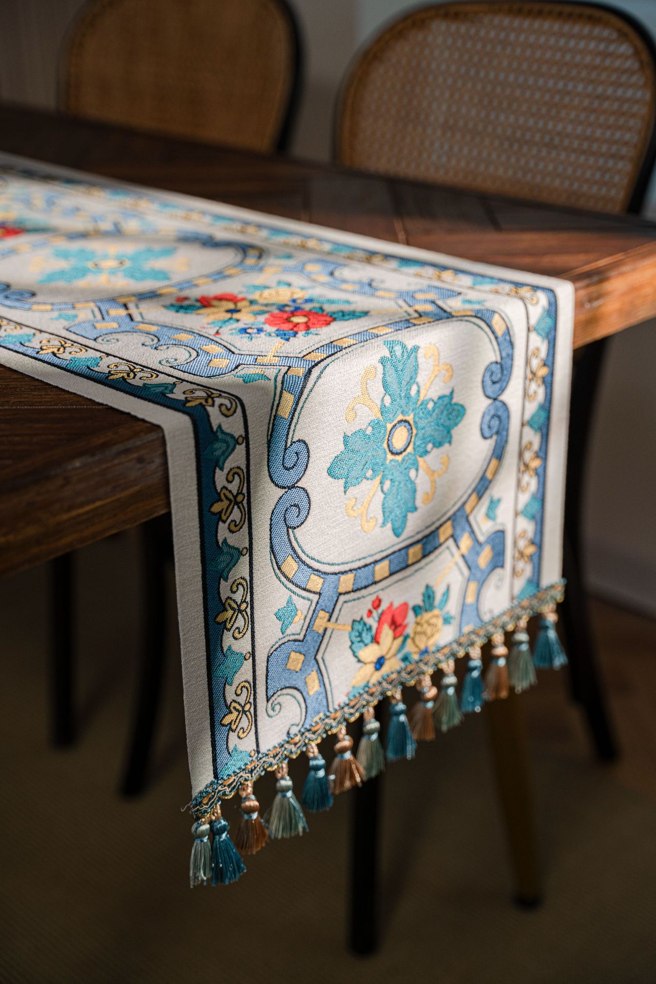 伊缦琪韵提花蓝色节日撞色餐桌布艺节日茶几床旗电视柜工厂直供详情8