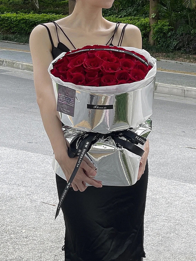 网红新款防水镜面纸花店纸材加厚铝箔膜鲜花包装纸高级感包花纸详情3