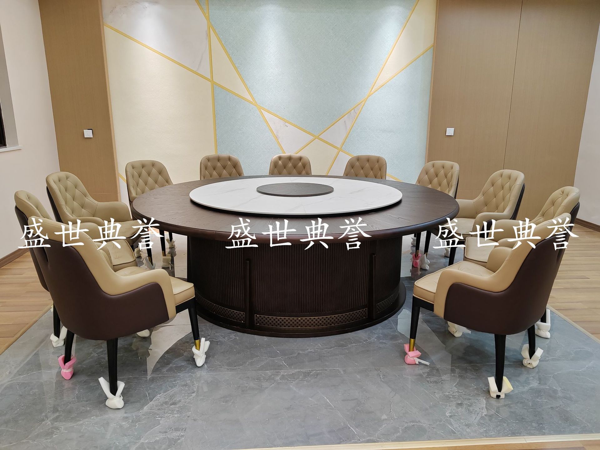 Xinyang high-end club electric dining tables and chairs, hotel new Chinese-style solid wood dining tables, restaurant private rooms automatic turntable dining tables pic 12