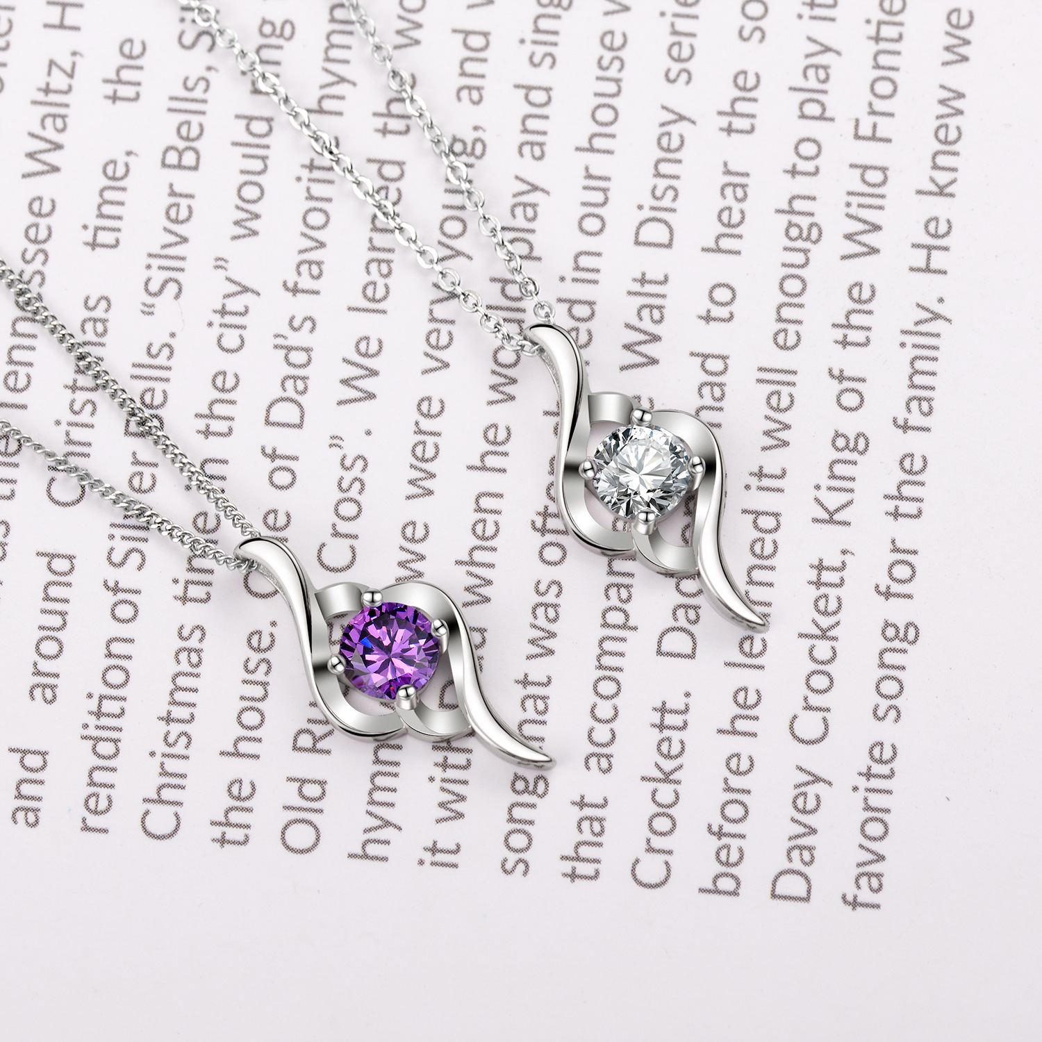 A high-quality imitation D-color moissanite four-leaf clover female pendant with eight hearts and eight arrows from a live-streaming product by a popular influencer on Kuaishou and Douyin pic 100