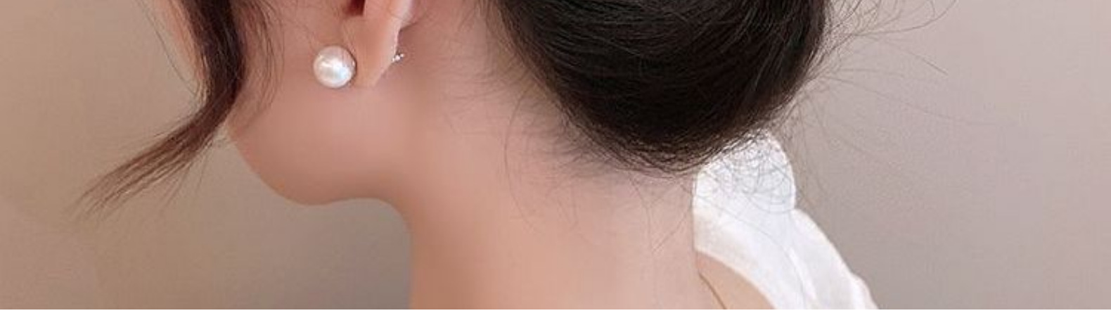 Elegant little camellia flower bead claw clip, large hair volume, high-end updo shark clip for women at the back of the head pic 11