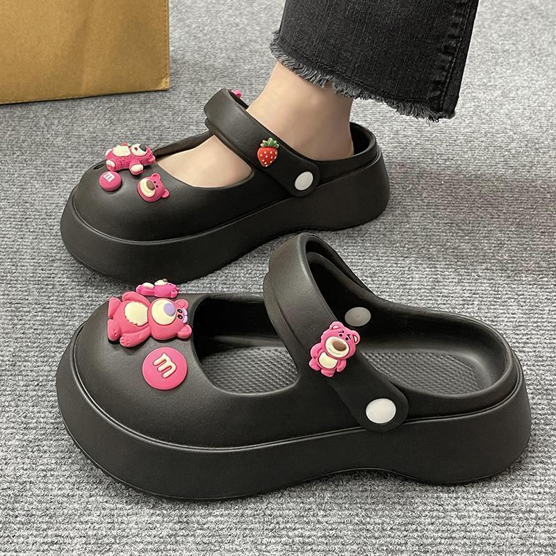 小红书草莓熊洞洞鞋女外穿卡通可爱可拆卸拖鞋DIY闺蜜凉拖鞋批发详情7