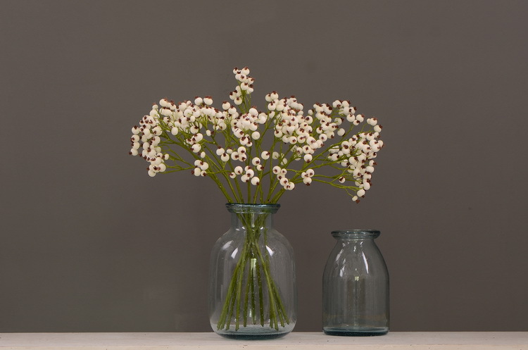 Dongli Flower Industry offers wholesale of artificial flowers for Chinese-style living room, home and dining table decoration. We provide one-piece consignment services for large branches, multi-headed artificial berries, rose fruits, small white fruits and green fruits pic 6