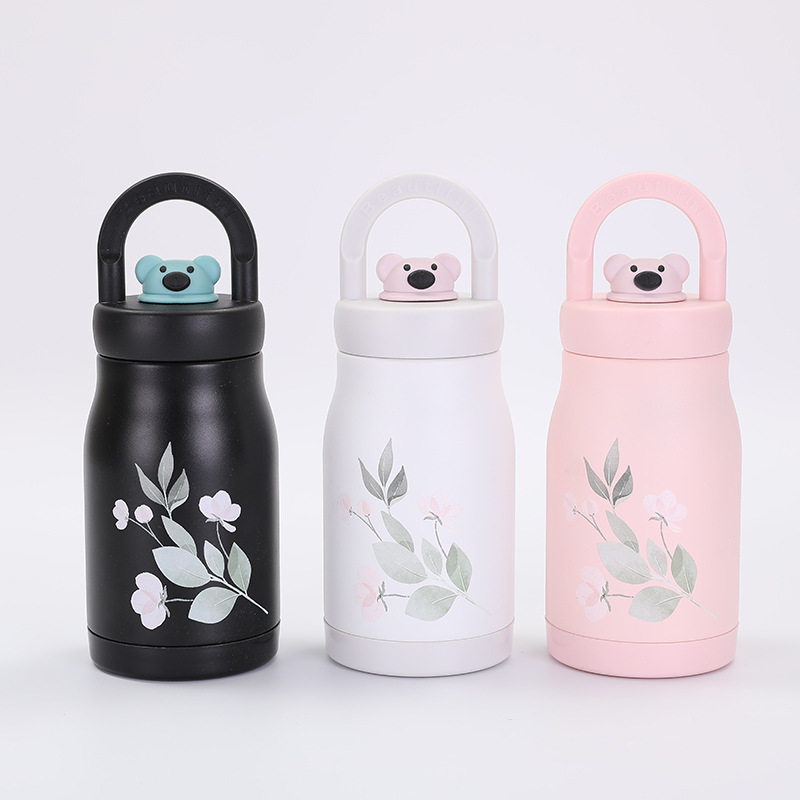 新款316不锈钢保温杯高颜值可乐熊手提壶户外随行便携运动水壶详情5