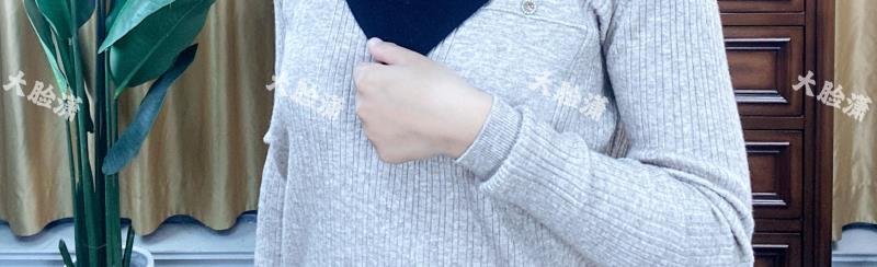 2023 New Style of Korean-style versatile cold-proof scarf for women to keep warm and protect the cervical vertebrae in autumn and winter. It is a knitted triangular scarf pic 19