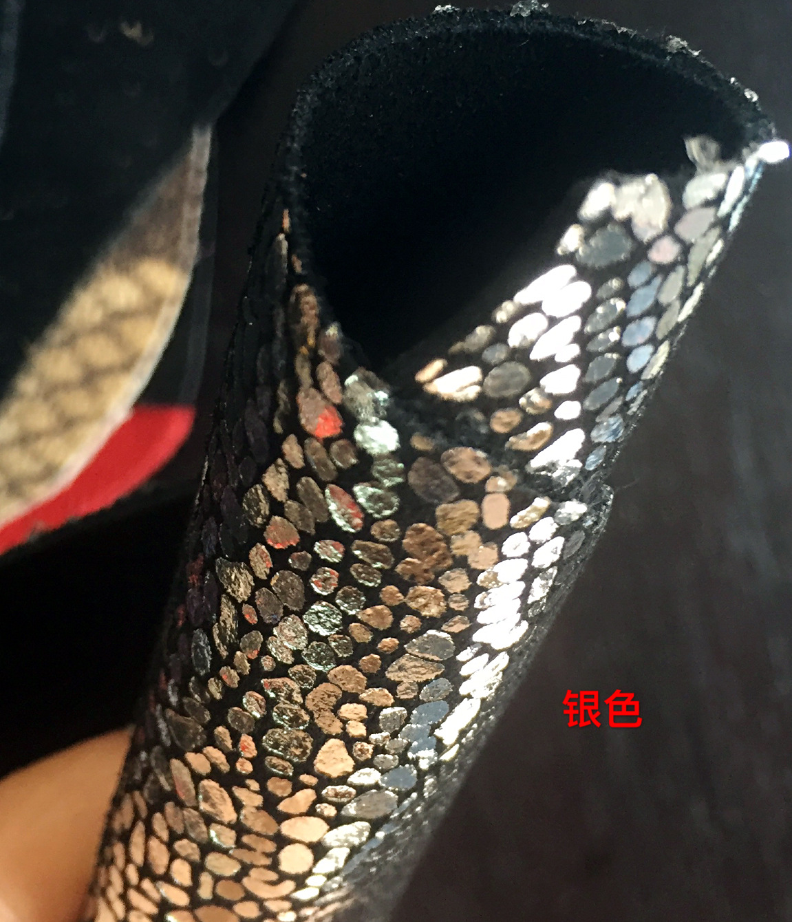 Yiwu genuine leather with gilding and cracking, metallic color, gold and silver, double-layer cowhide with gilding pic 7