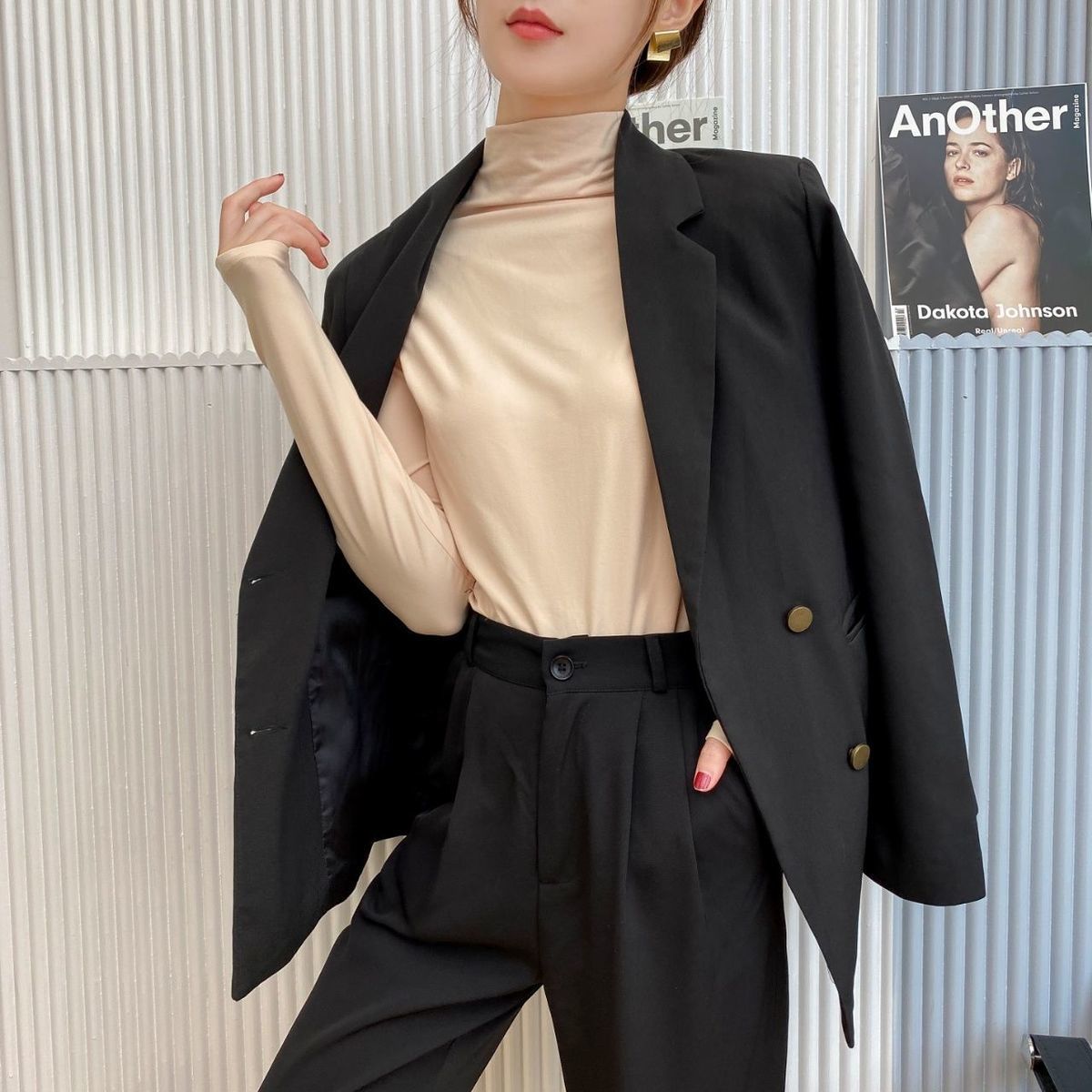 For autumn and winter, pair a semi-high-neck Korean-style mask base layer with a versatile, thick, stylish and slimming long-sleeved T-shirt for ladies pic 13