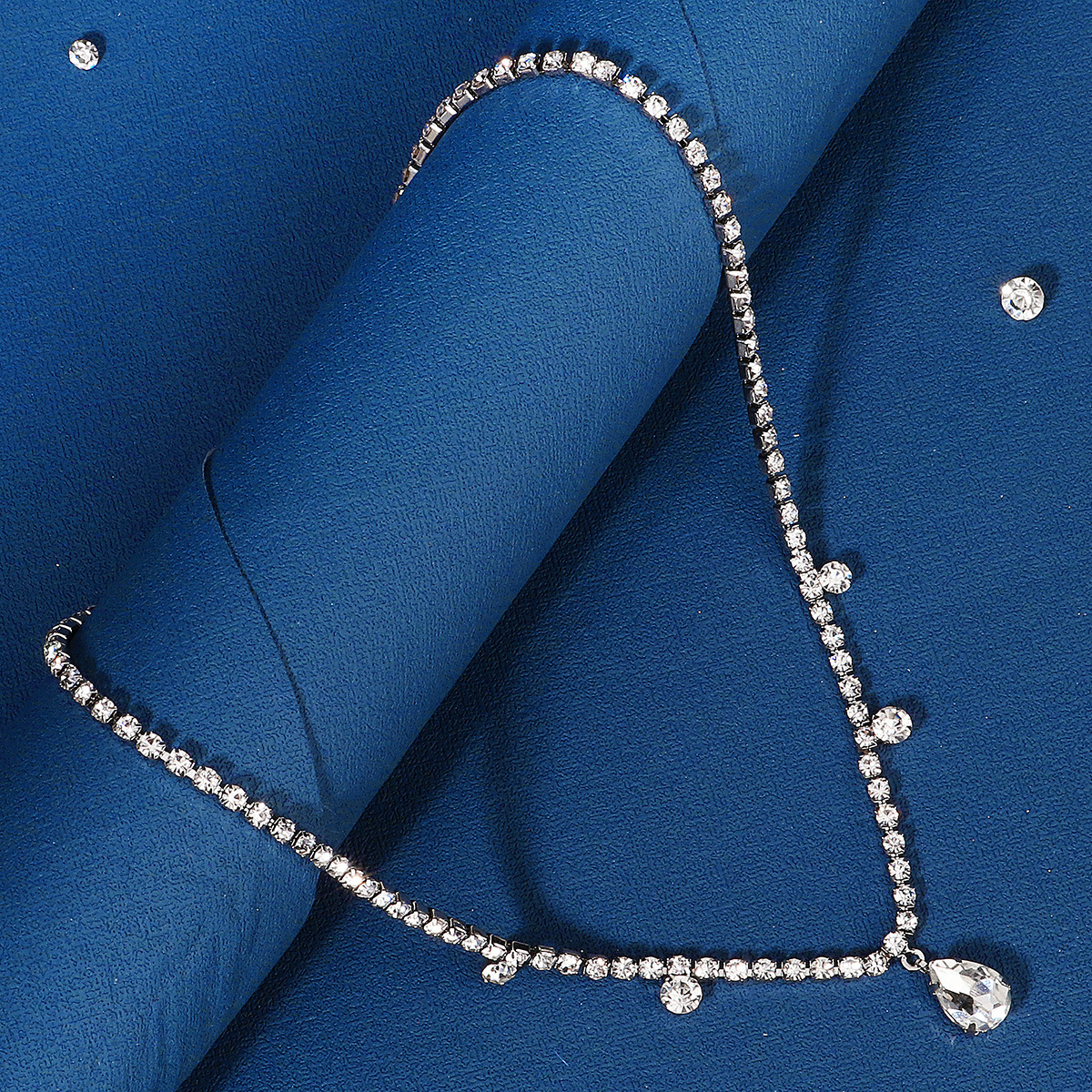 The European and American retro chain headwear features a light luxury design with multiple layers of water diamond headbands and Bohemian-style forehead ornaments pic 33