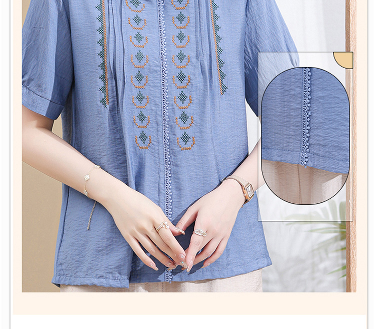 2023 Summer short-sleeved set for middle-aged mothers, a new summer style of loose, stylish and youthful embroidered T-shirt for women pic 4