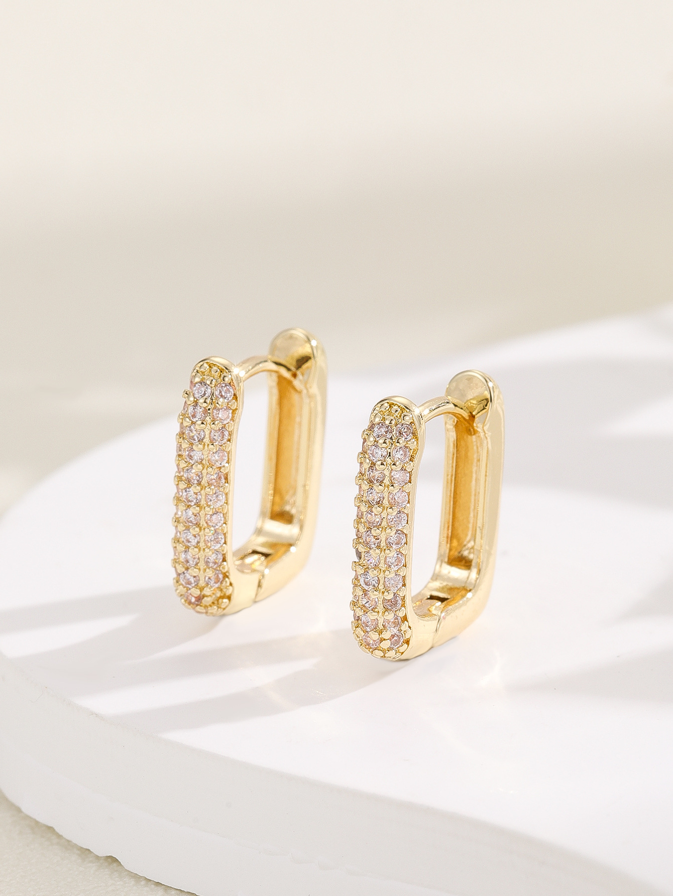 European and American cross-border high-end geometric U-shaped full diamond earrings, fashionable ear buckles, French simple earrings for women wholesale pic 2