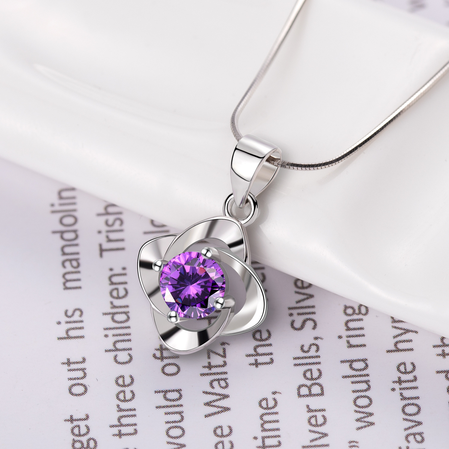 A high-quality imitation D-color moissanite four-leaf clover female pendant with eight hearts and eight arrows from a live-streaming product by a popular influencer on Kuaishou and Douyin pic 108
