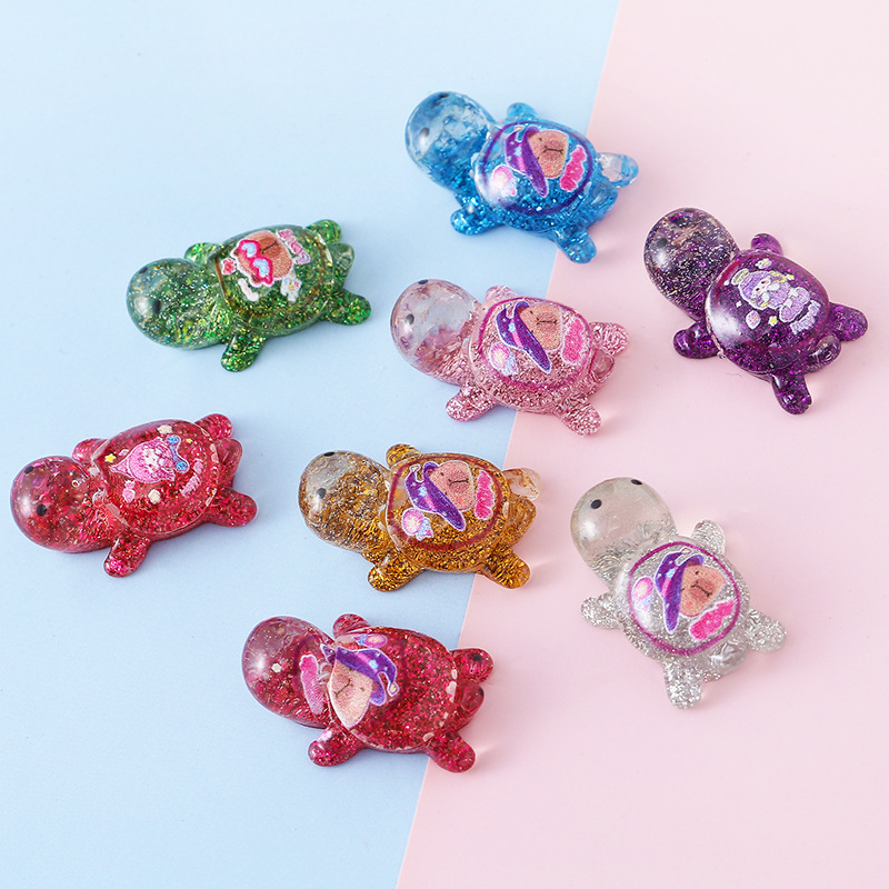 新款树脂夜光迷你鸭钥匙扣书包小挂件车内装饰品创意摆件饰品批发详情4