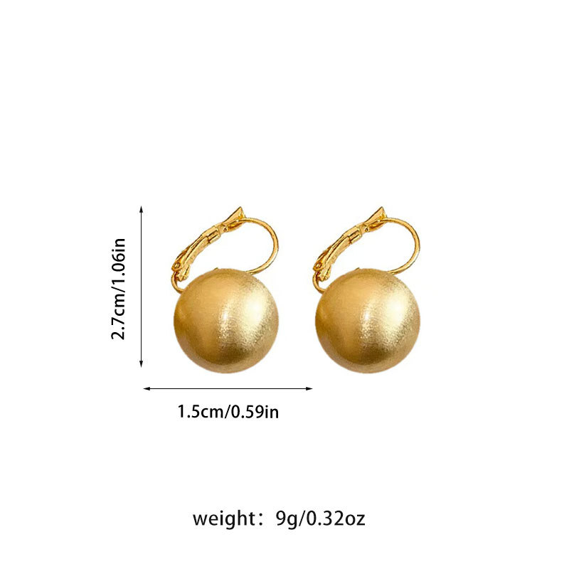 French matte brushed round earrings with a high-end touch and a cold, elegant style. The wind matte ear buckles are light luxury, fashionable and versatile earrings pic 3