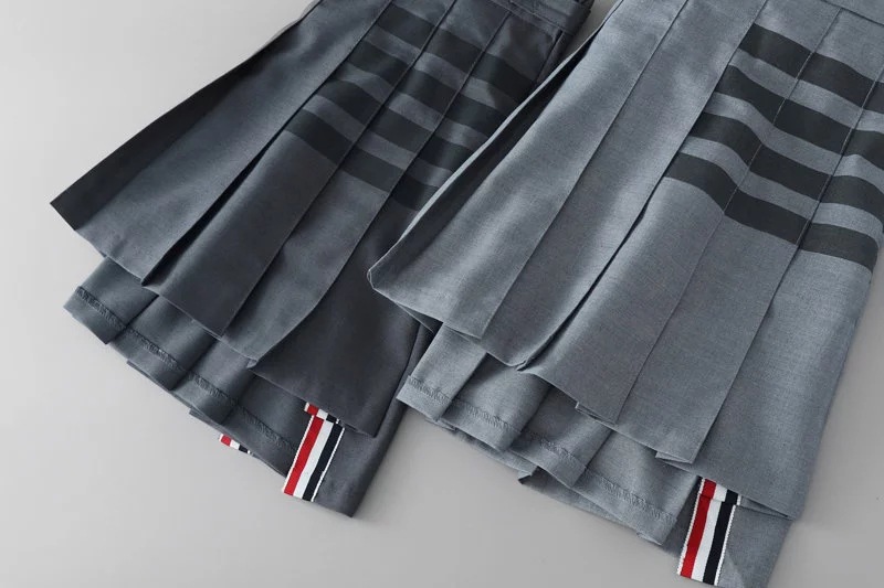 The new TB college style four-bar high-waisted pleated skirt in the summer of 2019 in Europe and America is A bestseller. The A-line skirt is short in the front and long in the back to prevent exposure pic 12