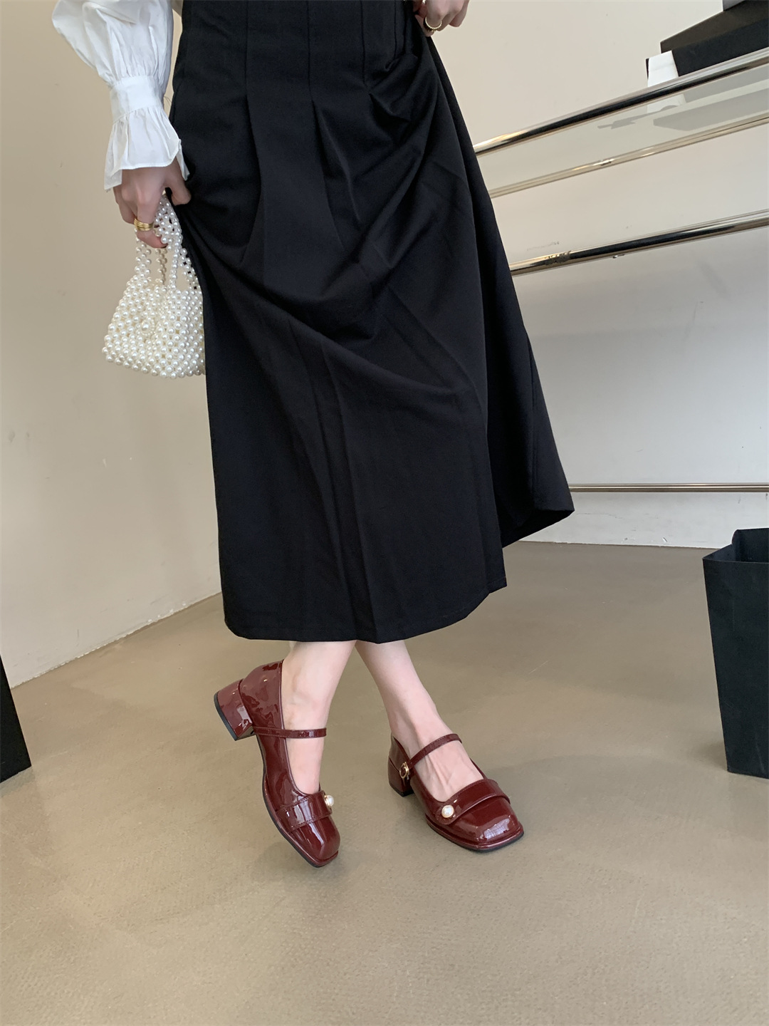 2023秋季新款时尚方头珍珠小香风纯色玛丽珍粗跟百搭时装单鞋女详情23