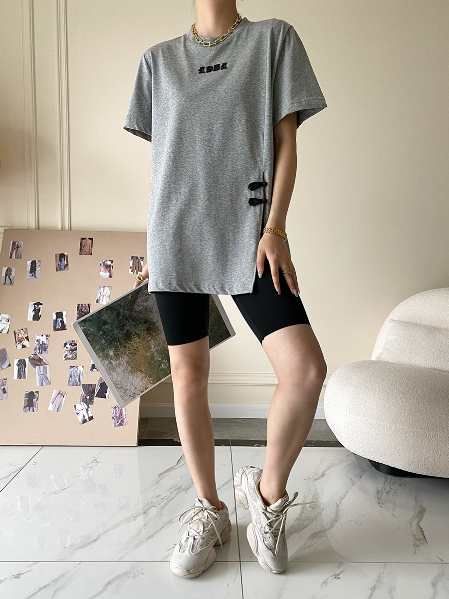 Sinan guoji plato hebilla bifón caída hombro manga camiseta mujer moda cool sentido de diseño verano 2022 nuevo SN1425 pic 31
